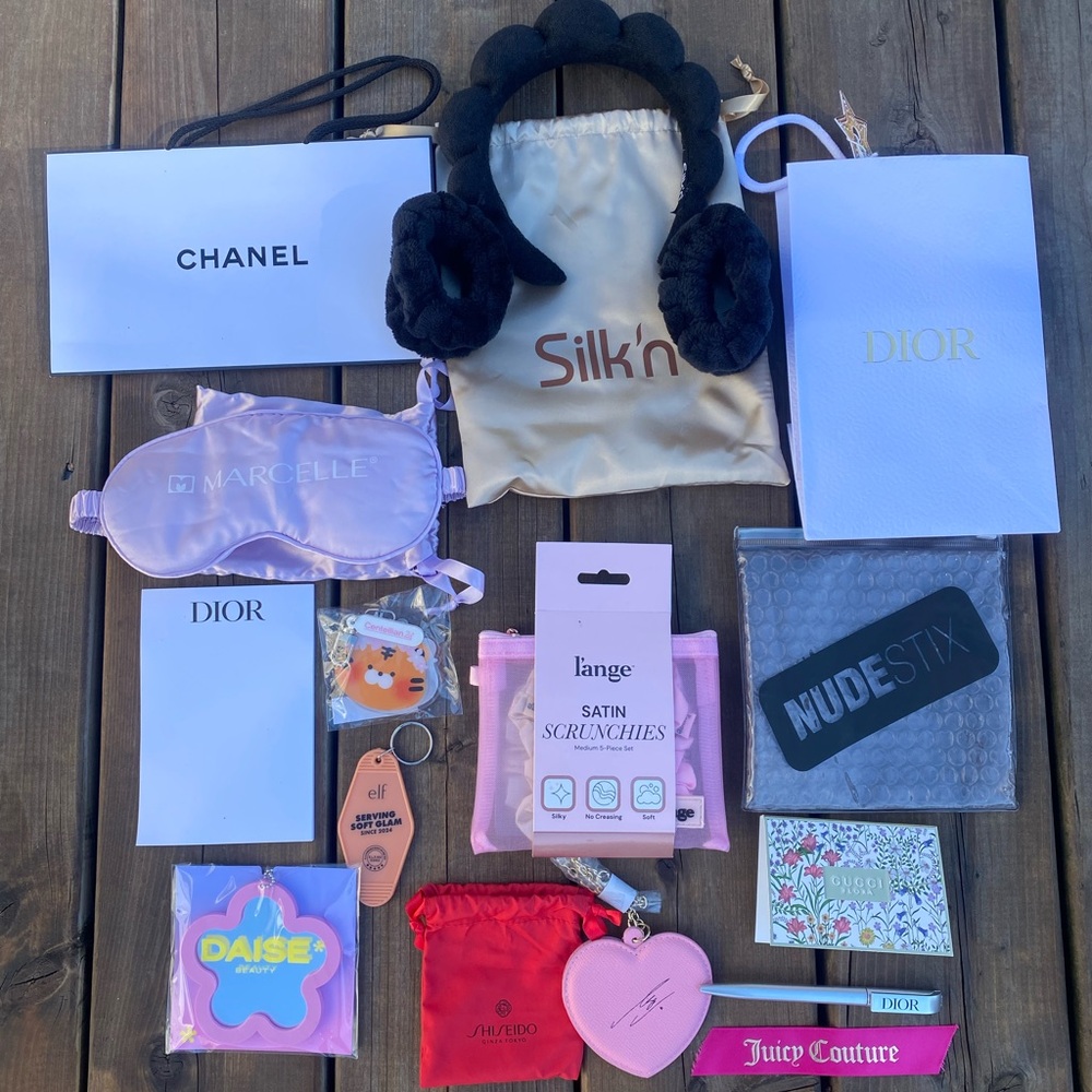 NEW High End Authentic Accessories & Bags Chanel Gucci Dior Lange Juicy Couture